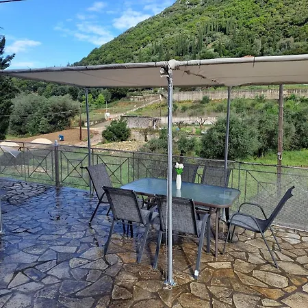 Sun And Salt Of Eleni Πόρος