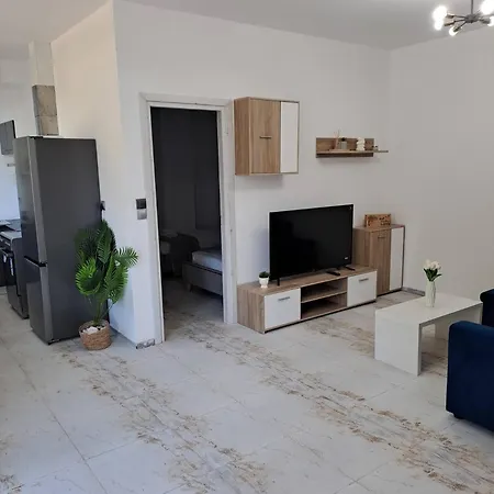 Sun And Salt Of Eleni Διαμέρισμα Πόρος